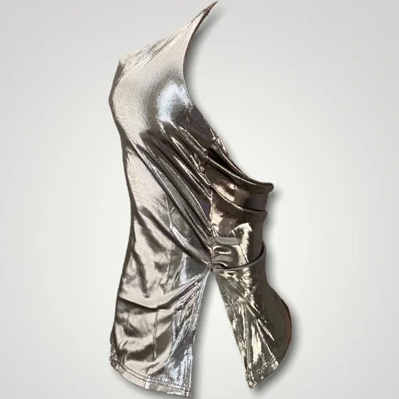 Galactic - Silver metallic halter top 🛸 - Picture 5 of 6